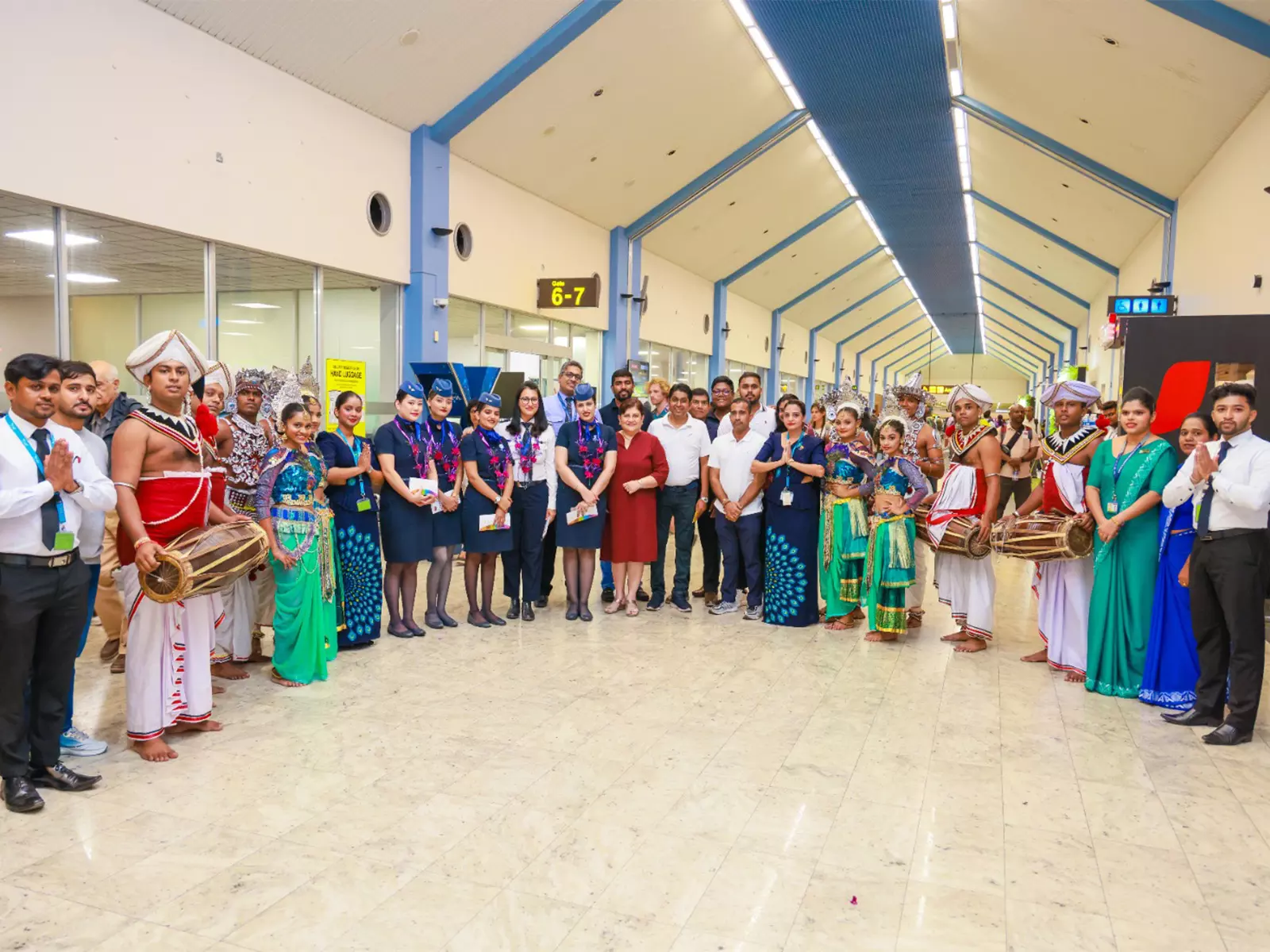भारत में श्रीलंका के हाई कमिश्नर ने IndiGo की फ्लाइट्स बढ़ने से बढ़ती कनेक्टिविटी पर ज़ोर दिया भारत में श्रीलंका के हाई कमिश्नर ने IndiGo की फ्लाइट्स बढ़ने से बढ़ती कनेक्टिविटी पर ज़ोर दिया