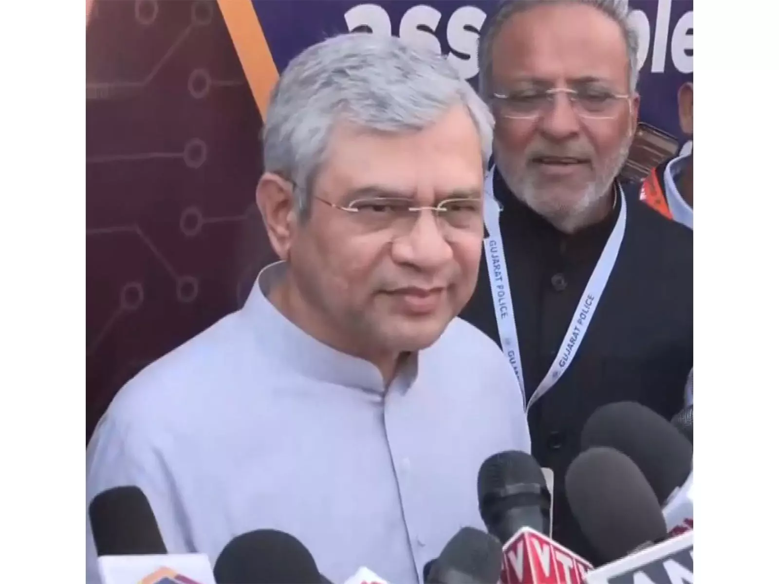 भारत के लिए गर्व का दिन: अश्विनी वैष्णव ने Sanand में दूसरे सेमीकंडक्टर प्लांट की तारीफ़ की भारत के लिए गर्व का दिन: अश्विनी वैष्णव ने Sanand में दूसरे सेमीकंडक्टर प्लांट की तारीफ़ की