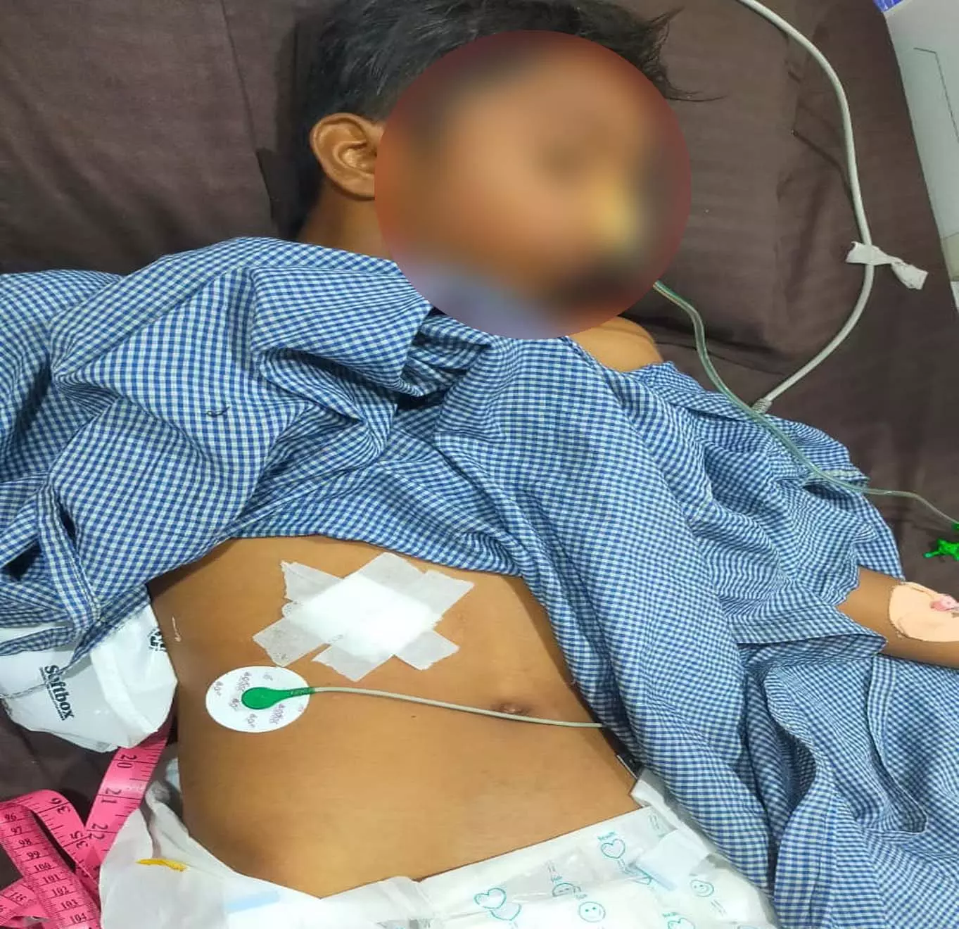 रायपुर में चाकूबाजी, पुरानी रंजिश में युवक पर जानलेवा हमला रायपुर में चाकूबाजी, पुरानी रंजिश में युवक पर जानलेवा हमला