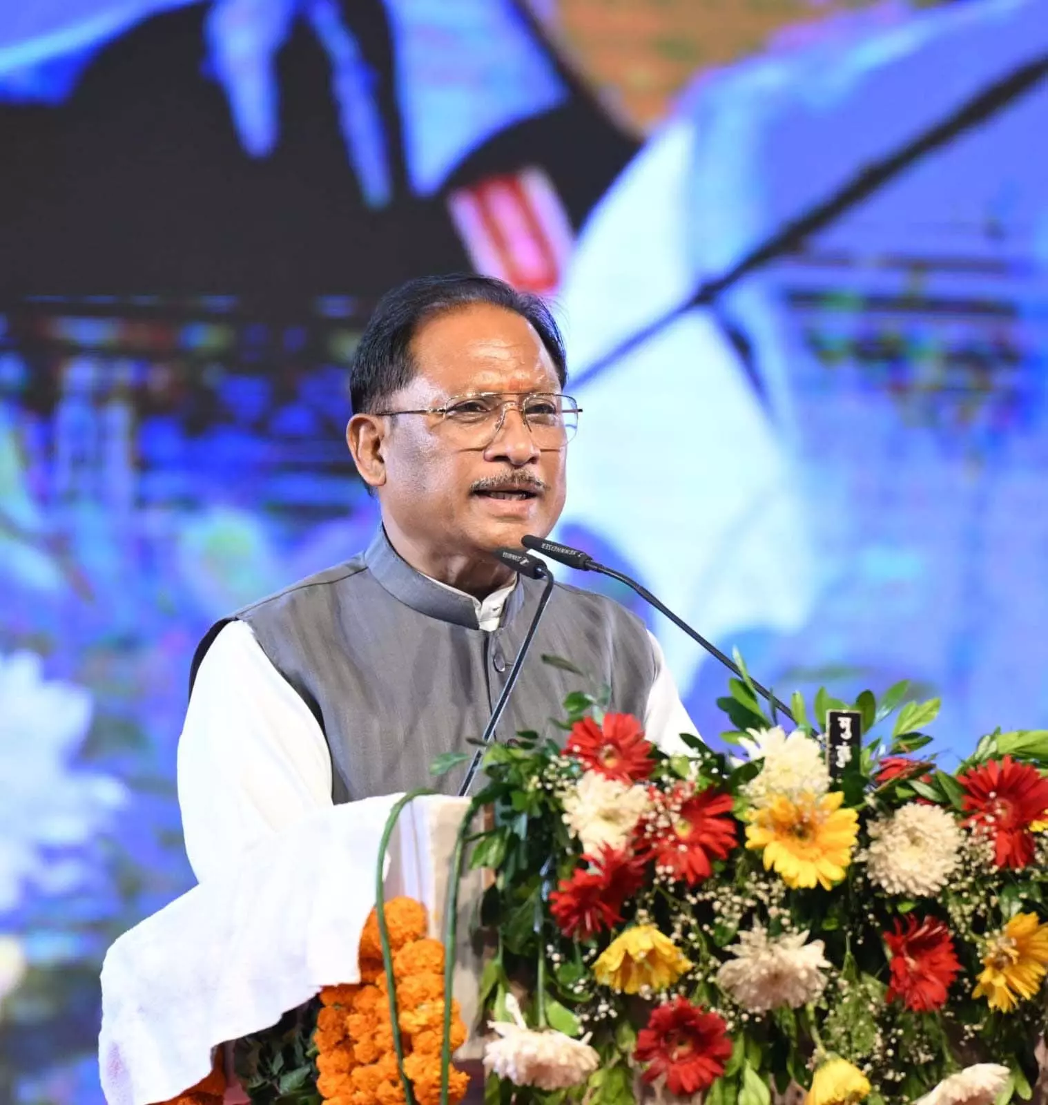 जहां संस्कृति का सम्मान होता है, वहीं से विकास की नई शुरुआत होती है: CM साय जहां संस्कृति का सम्मान होता है, वहीं से विकास की नई शुरुआत होती है: CM साय