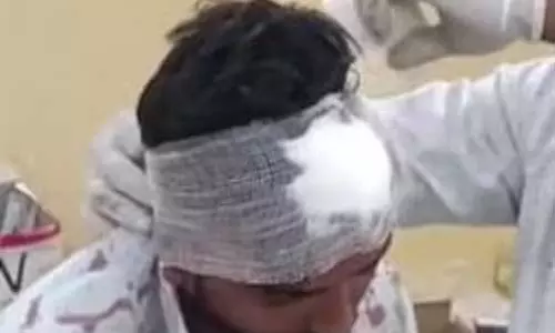 शादी की पहली रात हुआ बवाल: पत्नी की मर्जी के खिलाफ जाना पति को पड़ा भारी, किया बुरा हाल शादी की पहली रात हुआ बवाल: पत्नी की मर्जी के खिलाफ जाना पति को पड़ा भारी, किया बुरा हाल