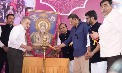 Hyderabad: अजहरुद्दीन ने महावीर जयंती समारोह में सद्भाव को बढ़ावा दिया Hyderabad: अजहरुद्दीन ने महावीर जयंती समारोह में सद्भाव को बढ़ावा दिया