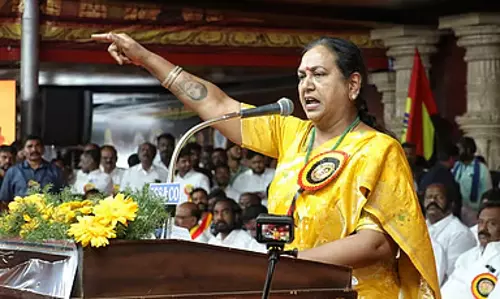 Tamil Nadu : प्रेमलता आज तिरुत्तनी में कैंपेन शुरू करेंगी Tamil Nadu : प्रेमलता आज तिरुत्तनी में कैंपेन शुरू करेंगी