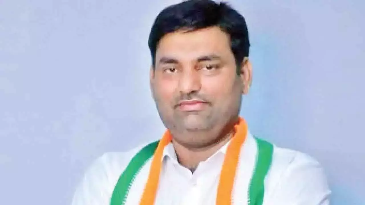 Telangana: जाडचेरला विधायक ने मुख्यमंत्री से महुआ रोपण अभियान शुरू Telangana: जाडचेरला विधायक ने मुख्यमंत्री से महुआ रोपण अभियान शुरू