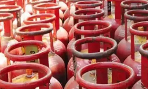 बिना कार्ड के गैस सिलेंडर मिलेगा, सिर्फ ये लोग पात्र बिना कार्ड के गैस सिलेंडर मिलेगा, सिर्फ ये लोग पात्र