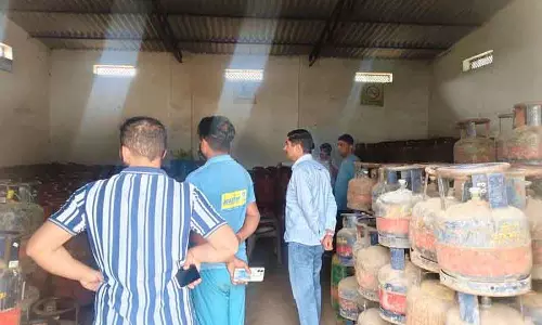 Haryana के यमुनानगर-जगाधरी में कमर्शियल जगहों से 13 घरेलू LPG सिलेंडर ज़ब्त किए गए