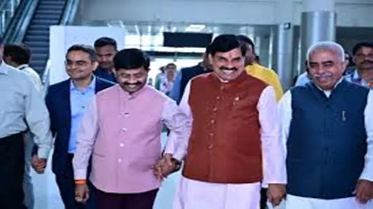 Varanasi: मोहन यादव का वाराणसी दौरा, विकास परियोजनाओं का निरीक्षण Varanasi: मोहन यादव का वाराणसी दौरा, विकास परियोजनाओं का निरीक्षण