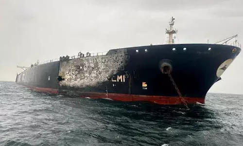 US ने ईरान के Isfahan पर 900 kg बम गिराया, तेहरान ने इज़राइली तेल रिफ़ाइनरी पर हमला किया