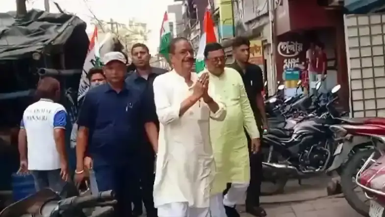Asansol: आसनसोल में चुनाव प्रचार, मलय घटक ने संभाली जिम्मेदारी Asansol: आसनसोल में चुनाव प्रचार, मलय घटक ने संभाली जिम्मेदारी