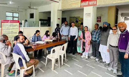 Jalandhar: स्पेशल कैंप में नेत्रहीनों को डॉक्यूमेंटेशन सर्विस में मदद मिली Jalandhar: स्पेशल कैंप में नेत्रहीनों को डॉक्यूमेंटेशन सर्विस में मदद मिली