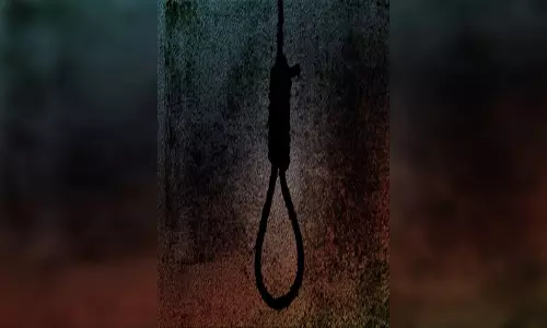 फंदे से लटका मिला युवक का शव, परिजनों ने जताई हत्या की आशंका