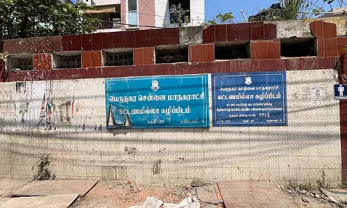 Chennai: सलाइमा नगर में ब्रिक किल्न रोड पर पब्लिक टॉयलेट इस्तेमाल के लायक नहीं है