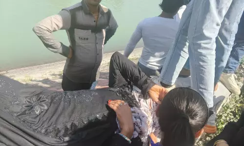 Haridwar: गंगनहर में महिला ने किया आत्मघात का प्रयास Haridwar: गंगनहर में महिला ने किया आत्मघात का प्रयास