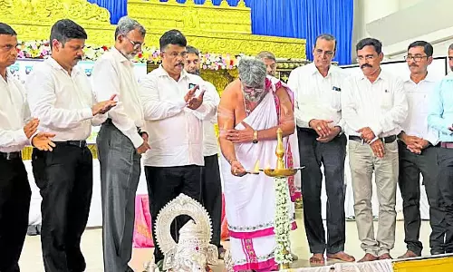 स्वास्थ्य और धन दोनों महत्वपूर्ण हैं: Vikram स्वास्थ्य और धन दोनों महत्वपूर्ण हैं: Vikram