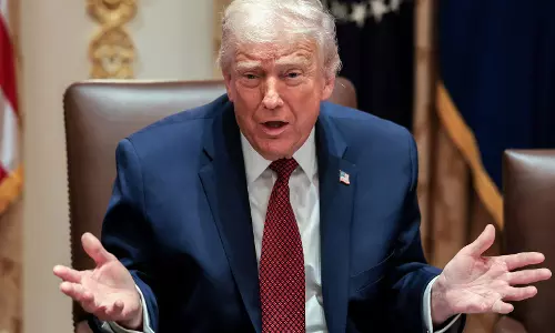 Trump ने सहयोगियों को होर्मुज़ का ख्याल रखने की चेतावनी दी, जबकि अमेरिकी मिशन जारी Trump ने सहयोगियों को होर्मुज़ का ख्याल रखने की चेतावनी दी, जबकि अमेरिकी मिशन जारी