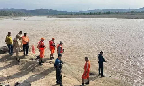 JAMMU: तीसरे लापता किशोर का शव तवी नदी से बरामद JAMMU: तीसरे लापता किशोर का शव तवी नदी से बरामद
