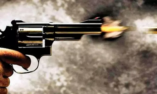 Manipur : नोनी जिले में ज़मीन से जुड़े कबीले के झगड़े में आदिवासी महिला को गोली मारी गई Manipur : नोनी जिले में ज़मीन से जुड़े कबीले के झगड़े में आदिवासी महिला को गोली मारी गई