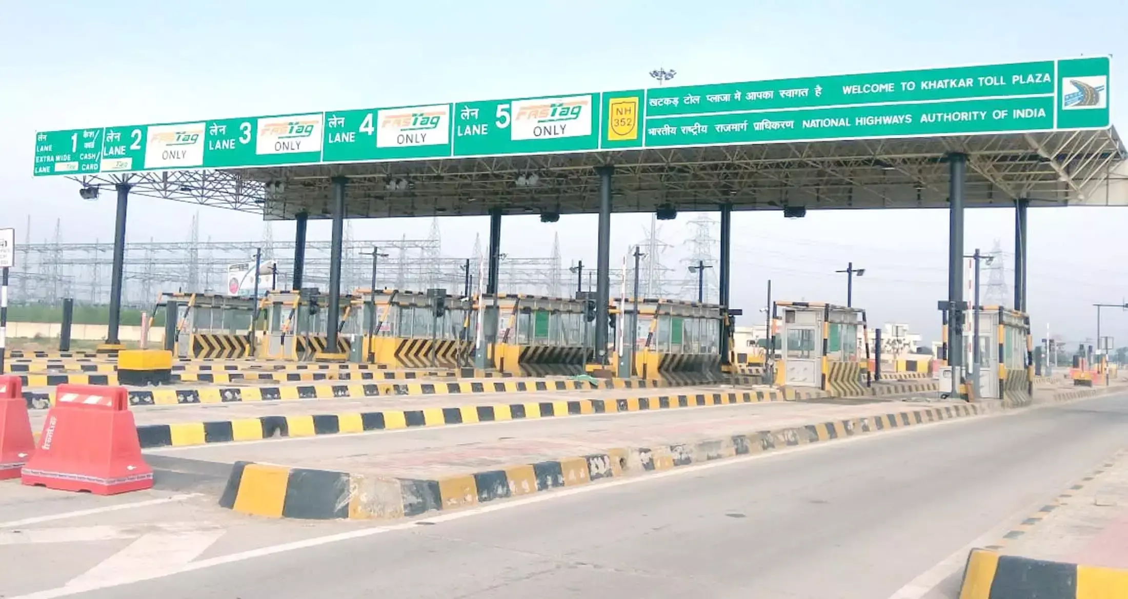 Jind: टोल रेट में बढ़ोतरी से यात्रियों में नाराजगी Jind: टोल रेट में बढ़ोतरी से यात्रियों में नाराजगी