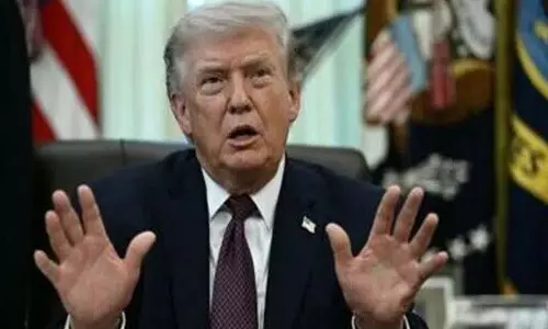 US नेशनल एलिजिबल वोटर लिस्ट बनाएगा; ट्रंप ने एग्जीक्यूटिव ऑर्डर पर साइन किए US नेशनल एलिजिबल वोटर लिस्ट बनाएगा; ट्रंप ने एग्जीक्यूटिव ऑर्डर पर साइन किए