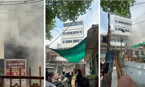 MP : छतरपुर के व्यस्त बाजार इलाके में ज्वेलरी पॉलिशिंग की दुकान में भीषण आग लग गई MP : छतरपुर के व्यस्त बाजार इलाके में ज्वेलरी पॉलिशिंग की दुकान में भीषण आग लग गई