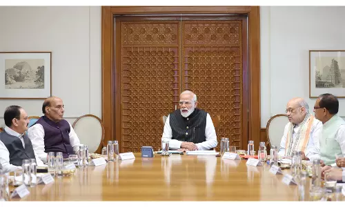 पश्चिम एशिया में जारी संघर्ष के बीच, CCS आज शाम 7 बजे राष्ट्रीय राजधानी में करेगा बैठक पश्चिम एशिया में जारी संघर्ष के बीच, CCS आज शाम 7 बजे राष्ट्रीय राजधानी में करेगा बैठक
