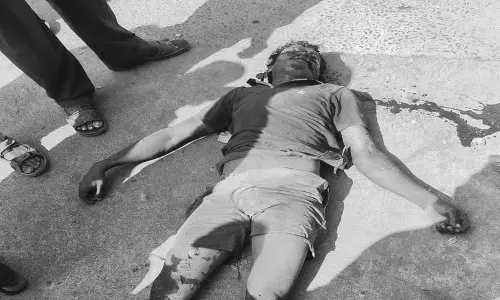 बिजली की मरम्मत करते समय बिजली का झटका लगने से दिहाड़ी मजदूर की मौत