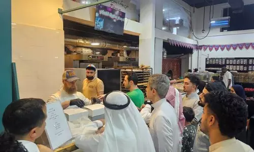 Jeddah में विदेशी जोड़ी की बेकरी हिट Jeddah में विदेशी जोड़ी की बेकरी हिट