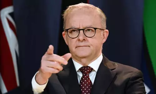 Australian PM ने फ्यूल टैक्स में कटौती की, देश से सप्लाई बचाने के लिए कम फ्यूल इस्तेमाल करने को कहा Australian PM ने फ्यूल टैक्स में कटौती की, देश से सप्लाई बचाने के लिए कम फ्यूल इस्तेमाल करने को कहा