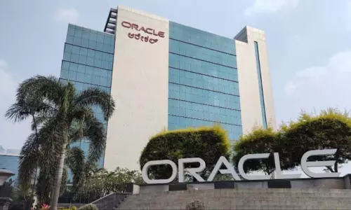 Oracle में छंटनी: क्या भारत AI को दुनिया भर में बढ़ावा देने की कीमत चुका रहा है? Oracle में छंटनी: क्या भारत AI को दुनिया भर में बढ़ावा देने की कीमत चुका रहा है?