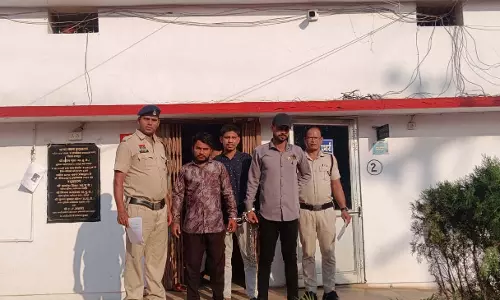 महादेव घाट कार आगजनी कांड का खुलासा, 3 आरोपी गिरफ्तार, 3 फरार महादेव घाट कार आगजनी कांड का खुलासा, 3 आरोपी गिरफ्तार, 3 फरार