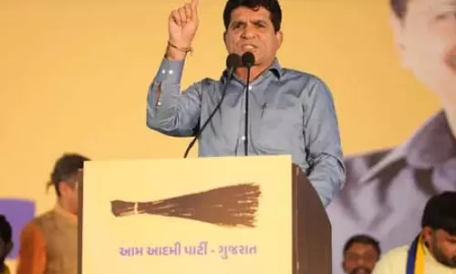 इसुदान गढ़वी को हिरासत में लिए जाने पर आप ने भाजपा पर लगाया आरोप इसुदान गढ़वी को हिरासत में लिए जाने पर आप ने भाजपा पर लगाया आरोप