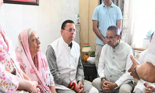 उत्तराखंड के CM ने सेवानिवृत्त ब्रिगेडियर मुकेश जोशी को दी श्रद्धांजलि उत्तराखंड के CM ने सेवानिवृत्त ब्रिगेडियर मुकेश जोशी को दी श्रद्धांजलि