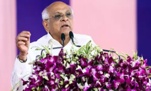 गुजरात के CM भूपेन्द्र पटेल ने देवका विद्यापीठ में गर्ल्स हॉस्टल, भोजनालय भवन का किया उद्घाटन
