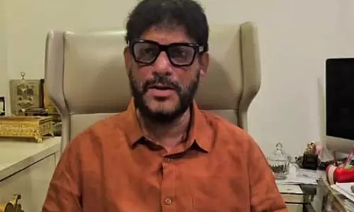 नक्सलवाद और आतंकवाद को जड़ से खत्म कर देना चाहिए : वारिस पठान नक्सलवाद और आतंकवाद को जड़ से खत्म कर देना चाहिए : वारिस पठान