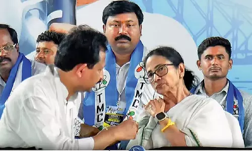 Mamata से मुलाकात के बाद राजीव ने नामांकन दाखिल किया; बड़े अंतर का अनुमान Mamata से मुलाकात के बाद राजीव ने नामांकन दाखिल किया; बड़े अंतर का अनुमान