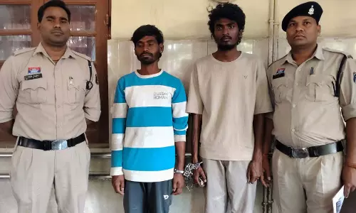 Raipur Breaking: कर्नाटक के दो अंतर्राज्यीय बदमाश गिरफ्तार Raipur Breaking: कर्नाटक के दो अंतर्राज्यीय बदमाश गिरफ्तार