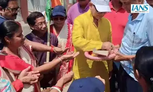 मेदिनीपुर में सुजॉय हाजरा का चुनाव प्रचार शुरू, मंदिर में पूजा कर किया डोर-टू-डोर संपर्क मेदिनीपुर में सुजॉय हाजरा का चुनाव प्रचार शुरू, मंदिर में पूजा कर किया डोर-टू-डोर संपर्क