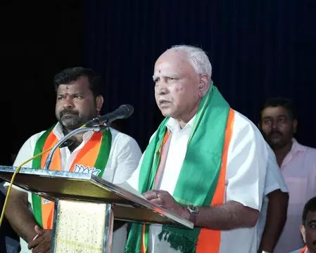 कर्नाटक: येदियुरप्पा ने मतदाताओं से दावणगेरे में कांग्रेस को हराने का किया आग्रह कर्नाटक: येदियुरप्पा ने मतदाताओं से दावणगेरे में कांग्रेस को हराने का किया आग्रह