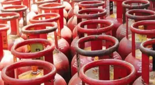 बिना कार्ड के गैस सिलेंडर मिलेगा, सिर्फ ये लोग पात्र बिना कार्ड के गैस सिलेंडर मिलेगा, सिर्फ ये लोग पात्र