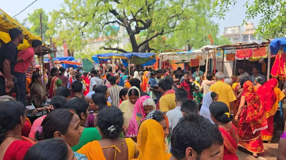 Patna: शीतला माता मंदिर हादसे में 9 महिलाओं की मौत, प्रशासन ने लिया संज्ञान Patna: शीतला माता मंदिर हादसे में 9 महिलाओं की मौत, प्रशासन ने लिया संज्ञान