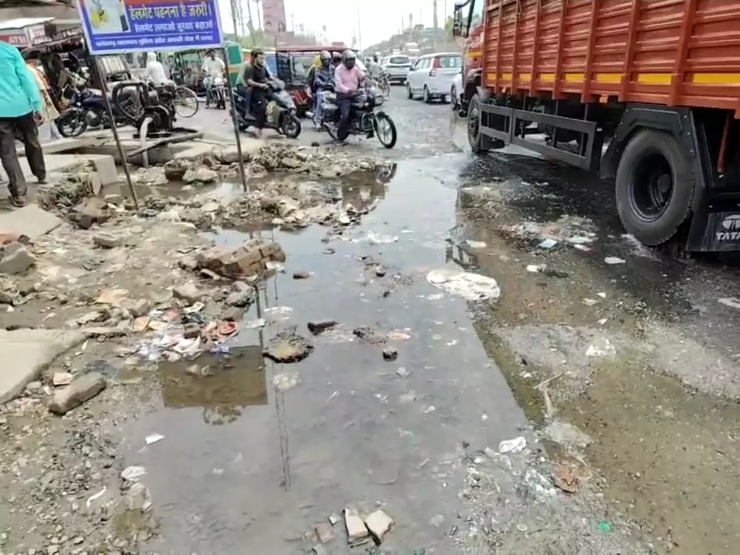 Farrukhabad: पांचाल घाट में भारी बारिश और ओले, फर्रुखाबाद के कई इलाके प्रभावित Farrukhabad: पांचाल घाट में भारी बारिश और ओले, फर्रुखाबाद के कई इलाके प्रभावित