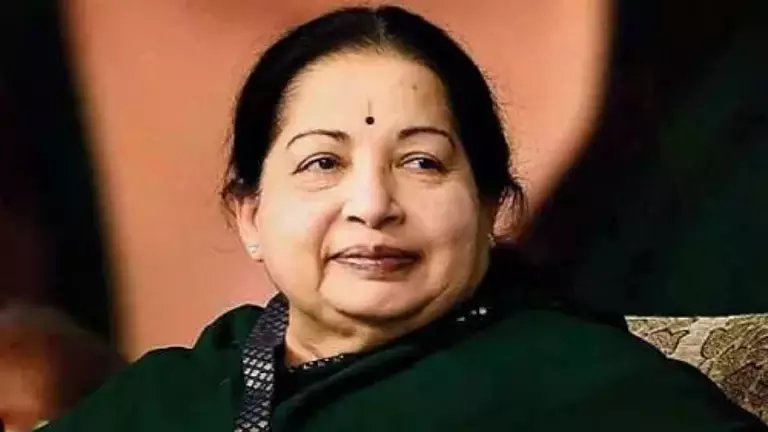 टैक्स बकाया होने पर Jayalalithaa की हैदराबाद प्रॉपर्टी सील कर दी गई टैक्स बकाया होने पर Jayalalithaa की हैदराबाद प्रॉपर्टी सील कर दी गई