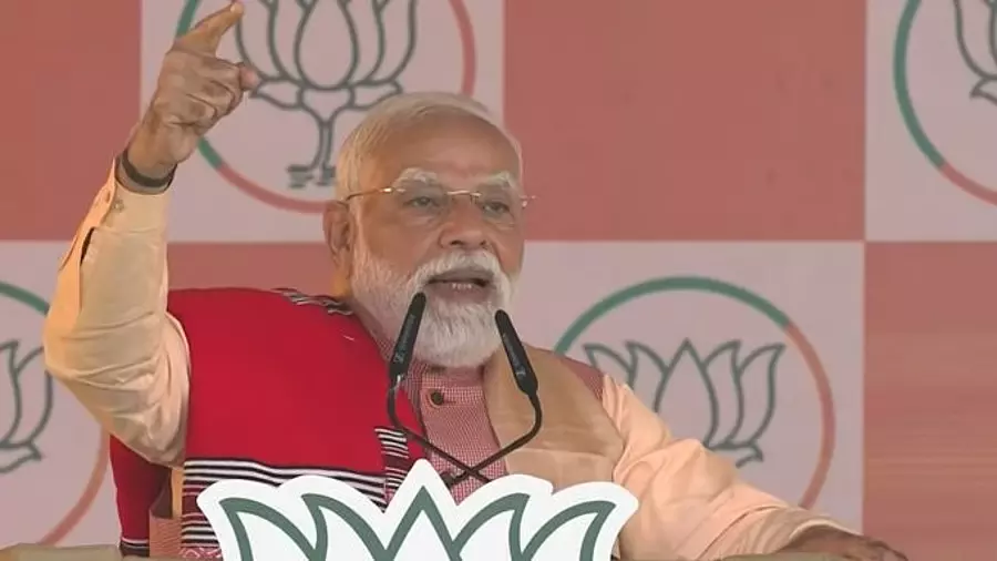 PM Modi ने आरोप लगाया, कांग्रेस असम में घुसपैठियों को बचाने के लिए कानून लाएगी PM Modi ने आरोप लगाया, कांग्रेस असम में घुसपैठियों को बचाने के लिए कानून लाएगी
