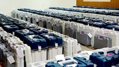 Dehradun: EVM को लेकर फर्जी वीडियो पर कड़ी चेतावनी जारी Dehradun: EVM को लेकर फर्जी वीडियो पर कड़ी चेतावनी जारी