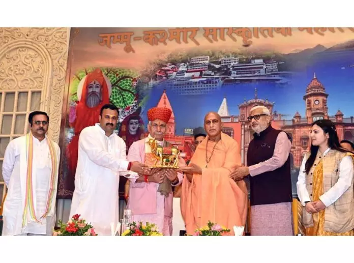 J&K की संस्कृति और आध्यात्मिक धरोहर सभी के उज्जवल भविष्य को आकार देने में महत्वपूर्ण भूमिका निभाएंगे: LG J&K की संस्कृति और आध्यात्मिक धरोहर सभी के उज्जवल भविष्य को आकार देने में महत्वपूर्ण भूमिका निभाएंगे: LG