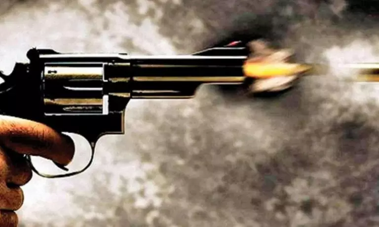 Manipur : नोनी जिले में ज़मीन से जुड़े कबीले के झगड़े में आदिवासी महिला को गोली मारी गई Manipur : नोनी जिले में ज़मीन से जुड़े कबीले के झगड़े में आदिवासी महिला को गोली मारी गई