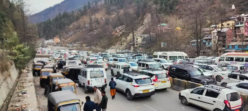 Kullu-Manali टूरिज्म सेक्टर ने एंट्री टैक्स में बढ़ोतरी को आंशिक रूप से वापस लेने का स्वागत किया Kullu-Manali टूरिज्म सेक्टर ने एंट्री टैक्स में बढ़ोतरी को आंशिक रूप से वापस लेने का स्वागत किया