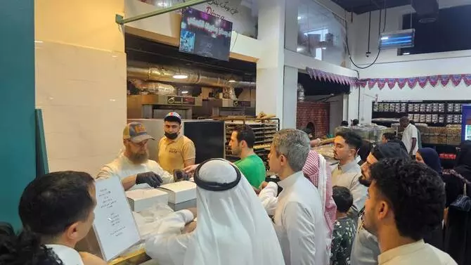 Jeddah में विदेशी जोड़ी की बेकरी हिट Jeddah में विदेशी जोड़ी की बेकरी हिट