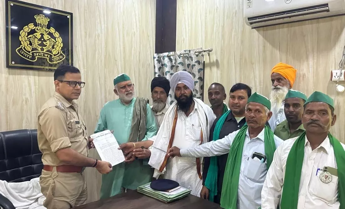 Bareilly: भाकियू का ज्ञापन, टिकैत को लेकर विरोध जारी Bareilly: भाकियू का ज्ञापन, टिकैत को लेकर विरोध जारी