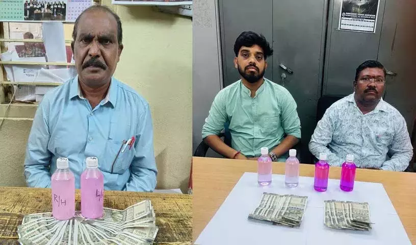 तीन सरकारी कर्मचारियों को ACB ने रिश्वत लेते पकड़ा तीन सरकारी कर्मचारियों को ACB ने रिश्वत लेते पकड़ा